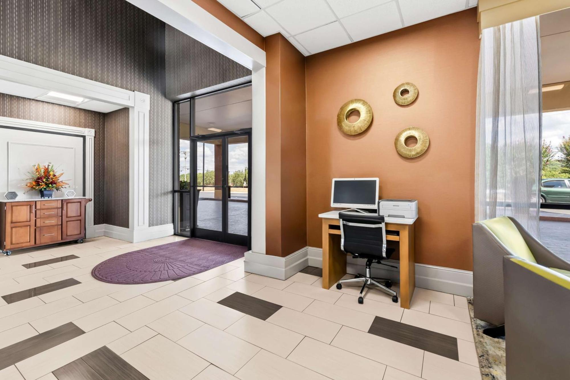 Best Western - Fayetteville Exterior photo