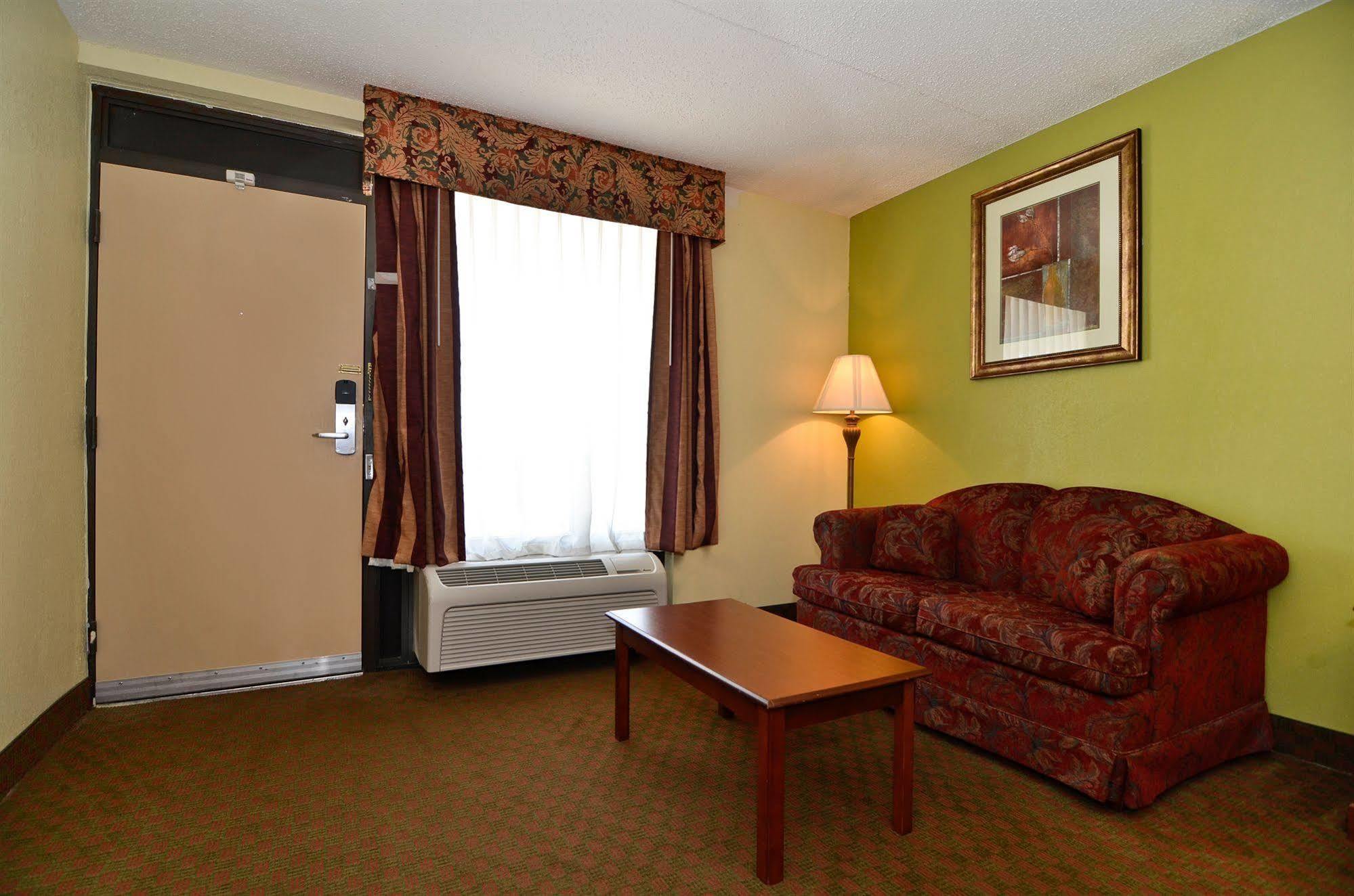 Best Western - Fayetteville Exterior photo